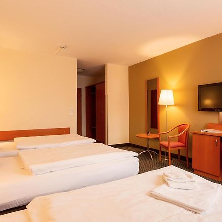 Central Hotel Loewen Фельдкирьх Номер фото