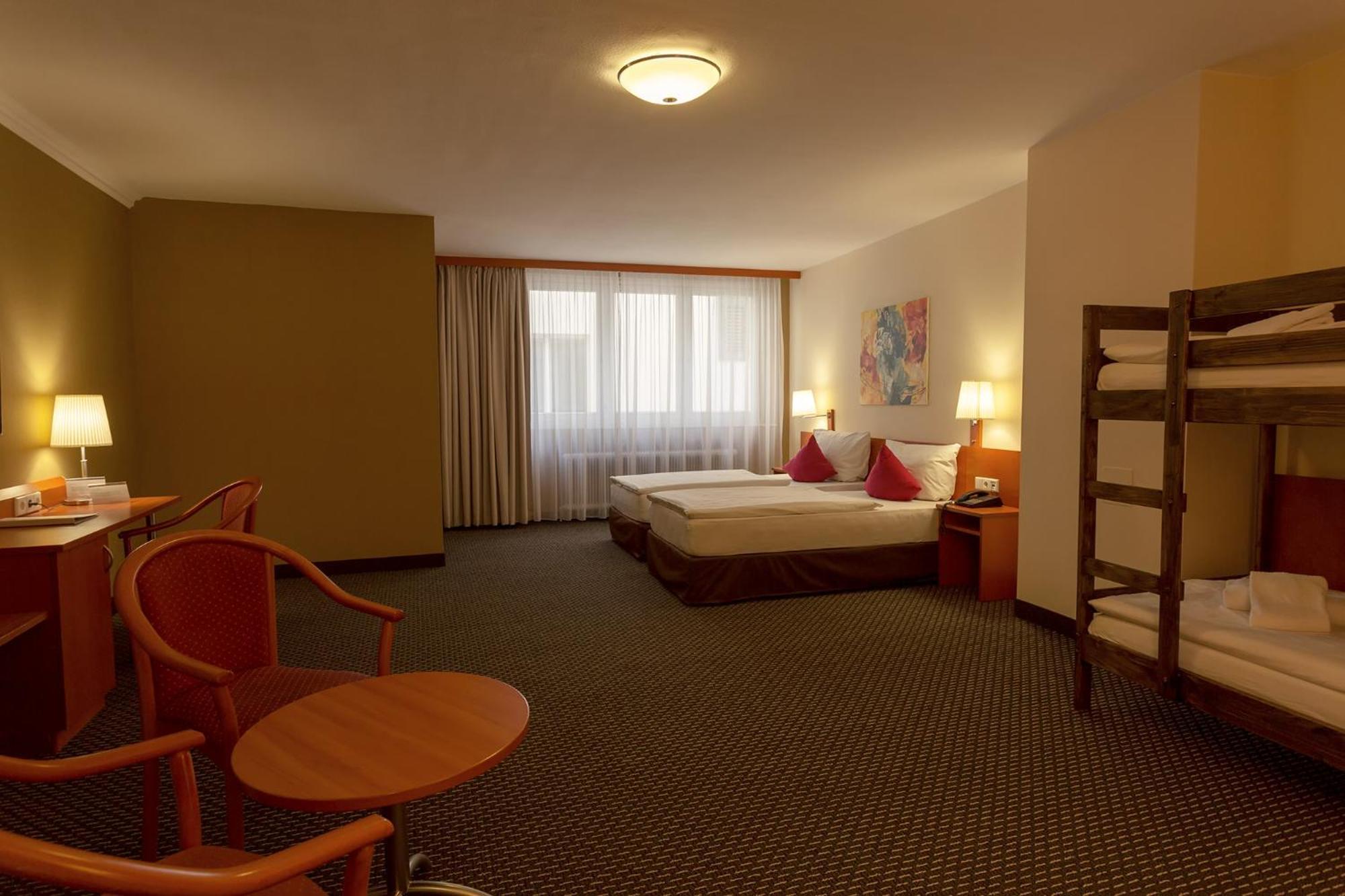 Central Hotel Loewen Фельдкирьх Номер фото