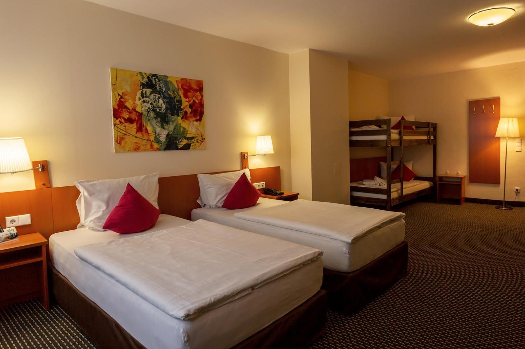 Central Hotel Loewen Фельдкирьх Номер фото