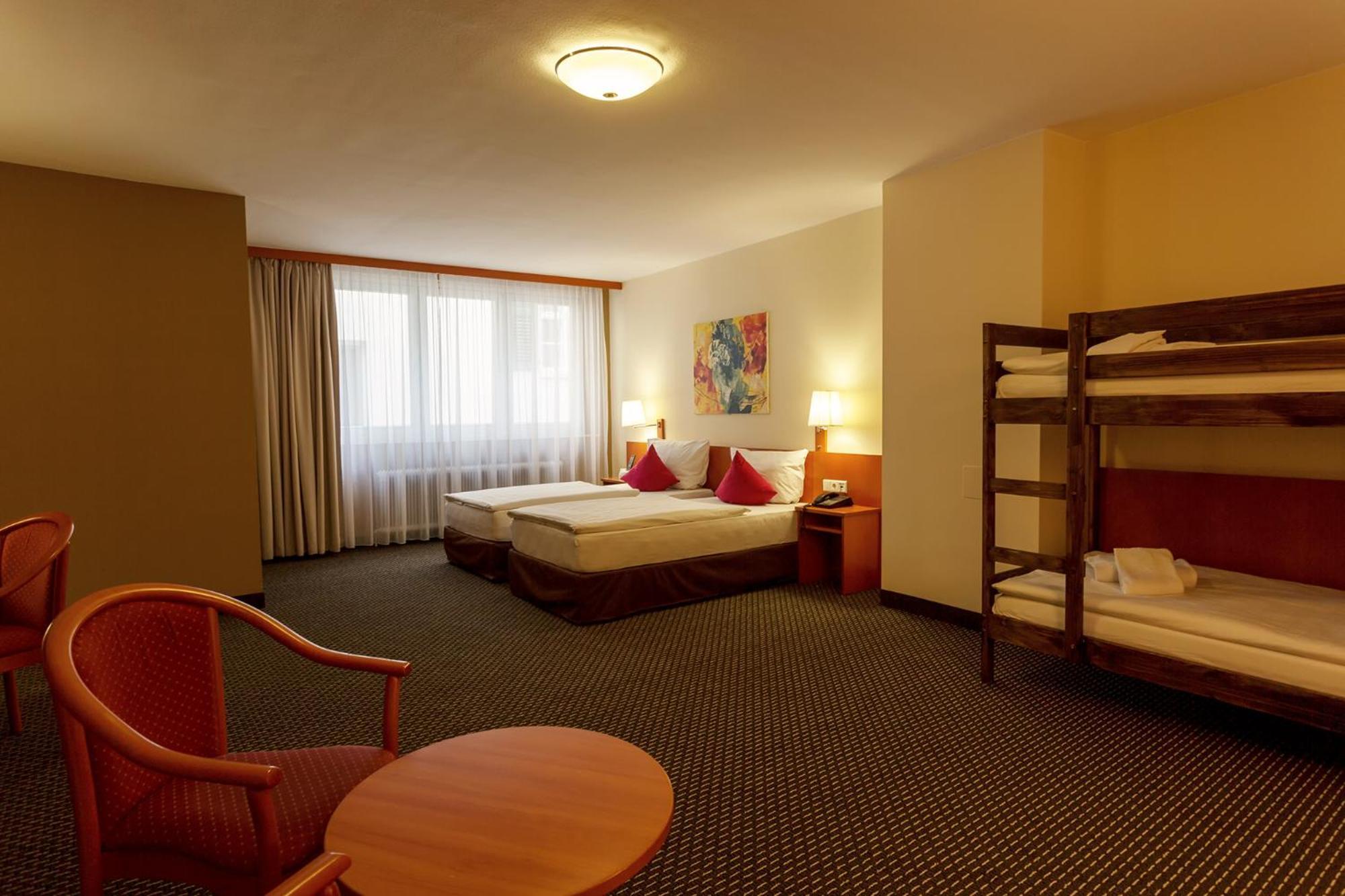 Central Hotel Loewen Фельдкирьх Номер фото
