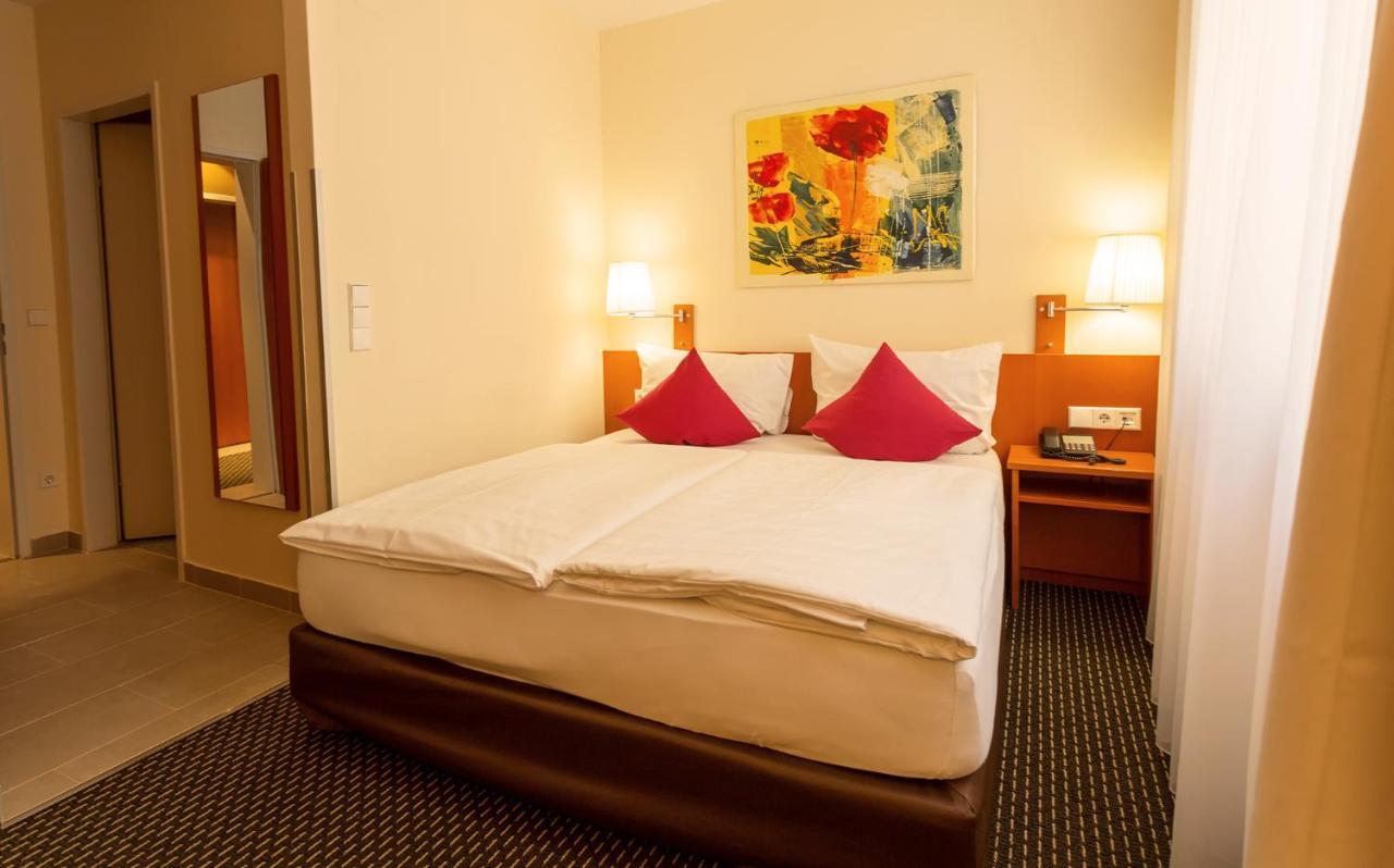 Central Hotel Loewen Фельдкирьх Экстерьер фото